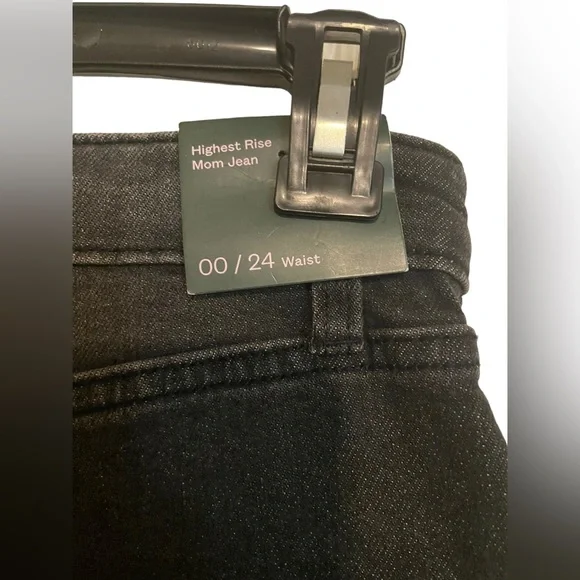 NWT Wild Fable Women's Super Highest Rise Mom Jean Size 00/24 Waist - Picture 3 of 4